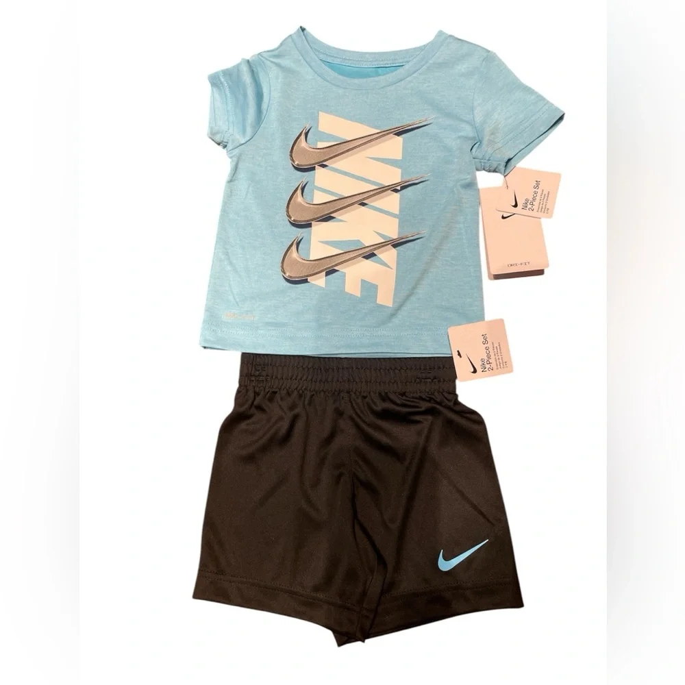 Nike stylish nwt